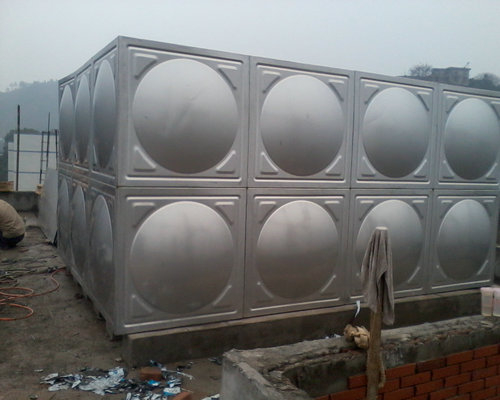 鍍鋅板水箱與不銹鋼水箱哪個更好一些？