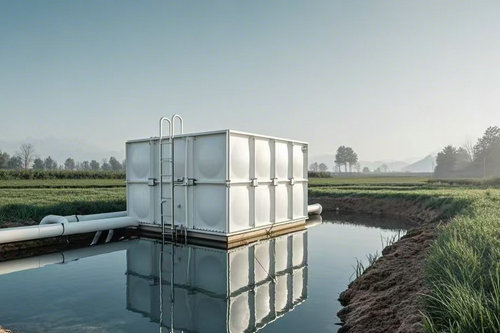 焦作玻璃鋼水箱露天存放時冬天如何避免水箱內的水結冰膨脹？